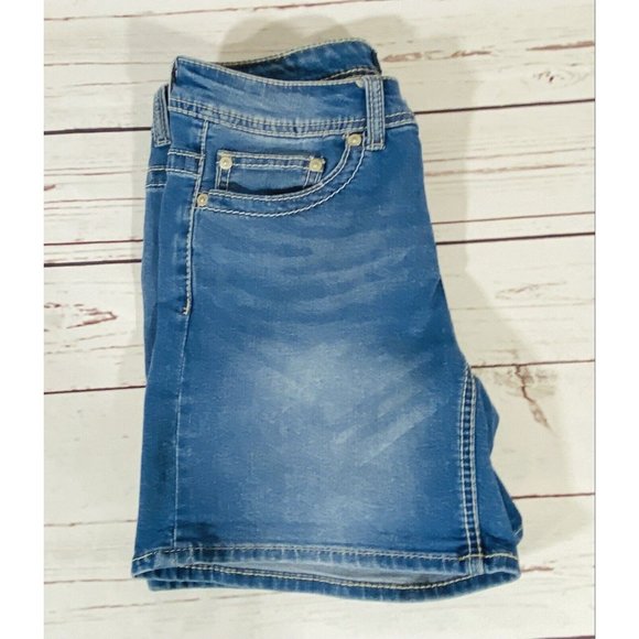 Seven7 Jean Shorts Womens Size 6 Denim Some Stretch 5.5” Inseam Embroidered - Picture 9 of 10